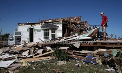 Three storm chasers killed by Oklahoma tornado