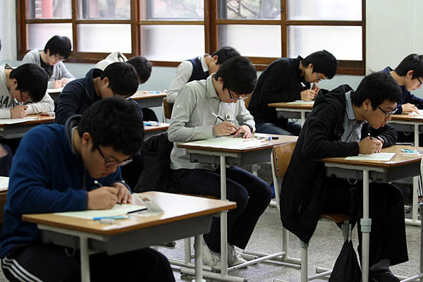 S. Korea holds Vietnamese test for admission to university