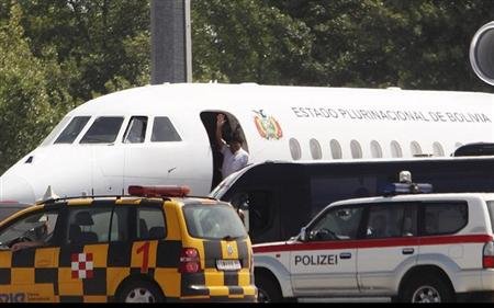 Austrian plane search for leaker Snowden enrages Bolivia