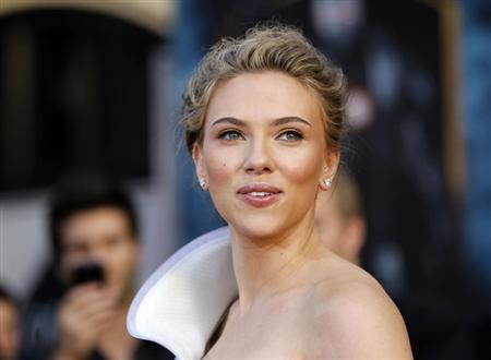 Scarlett Johansson Fuck Dog - Scarlett Johansson again named 'sexiest woman alive' by Esquire | Tuoi Tre  News
