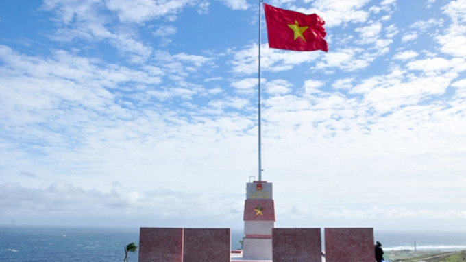 National flagpole set up on Ly Son facing Hoang Sa