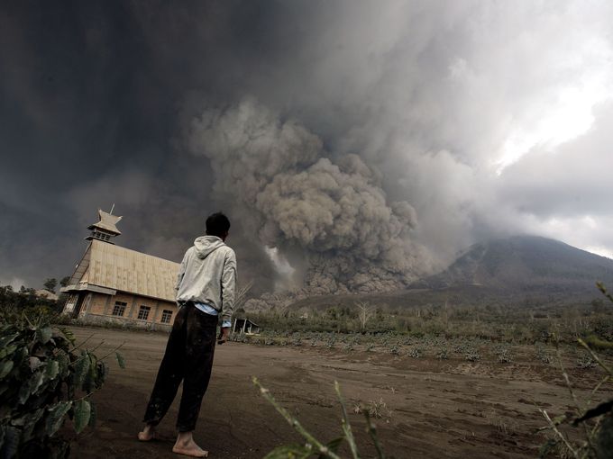 Fears death toll could rise in Indonesia volcano eruption