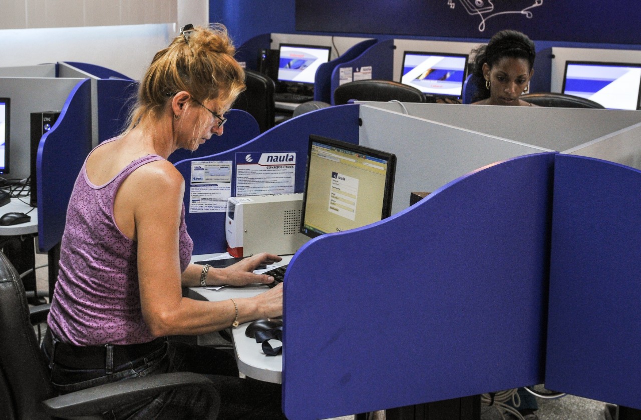 Cuba plans own social media sites after US row
