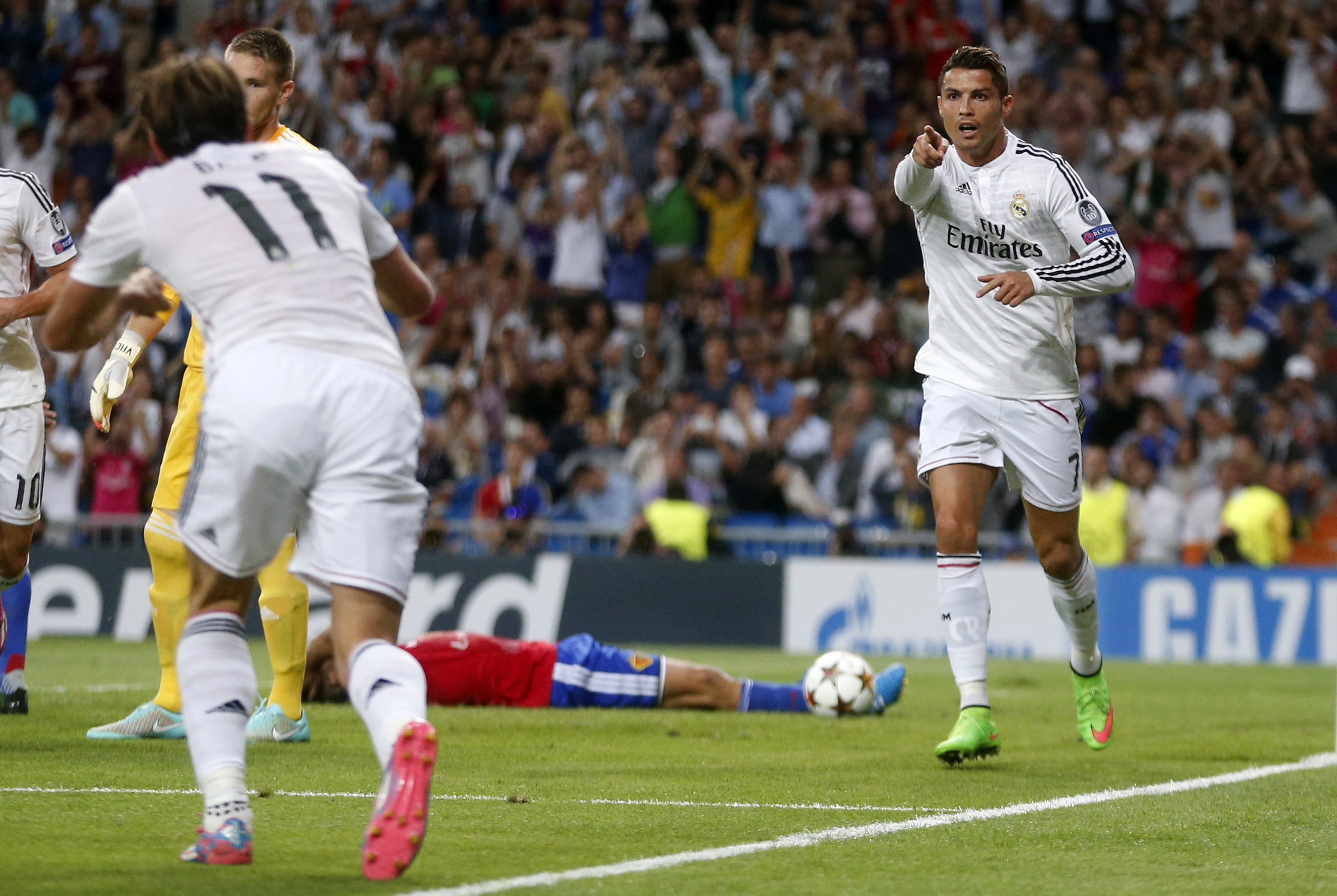 Bale, Ronaldo on song as champions Madrid thrash Basel