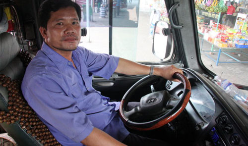 Meet courageous driver who saved dozens of lives in Vietnam crash