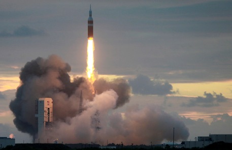 NASA unmanned spaceship blasts off for trial run