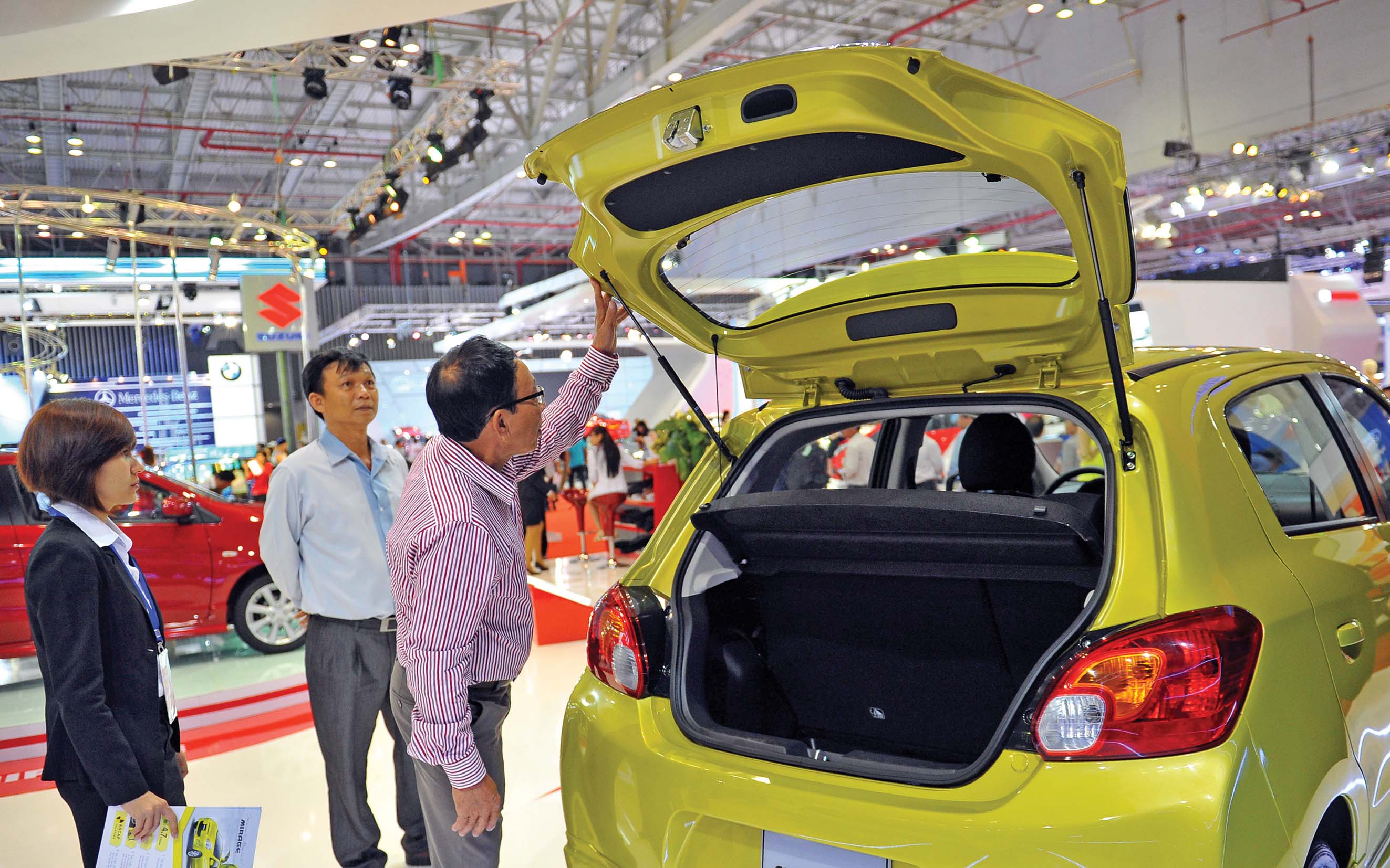 Vietnam’s automotive sales leap 43% in 2014: trade association