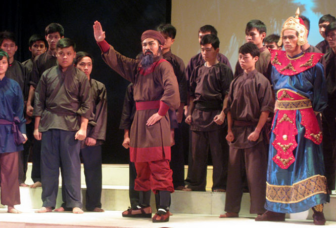 $140k traditional music play debuts in Hanoi