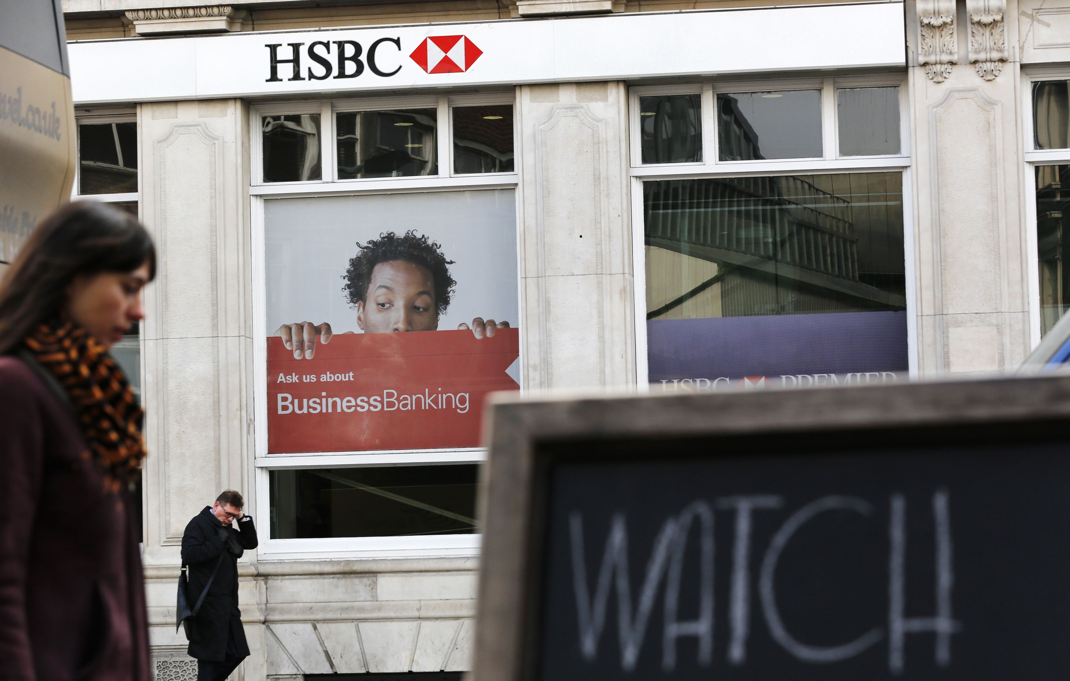 HSBC publishes apology in British papers over tax evasion claims
