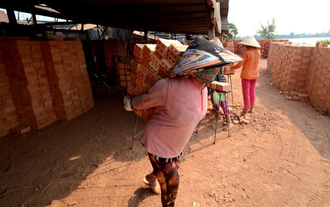 In photos: Female brick workers in southern Vietnam