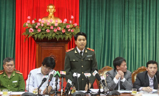 Police investigating ‘public opinion shapers’ scuffle with wreath layers in Hanoi