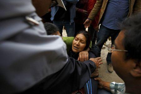 Nepal steps up rescue efforts as quake toll jumps to 1,800
