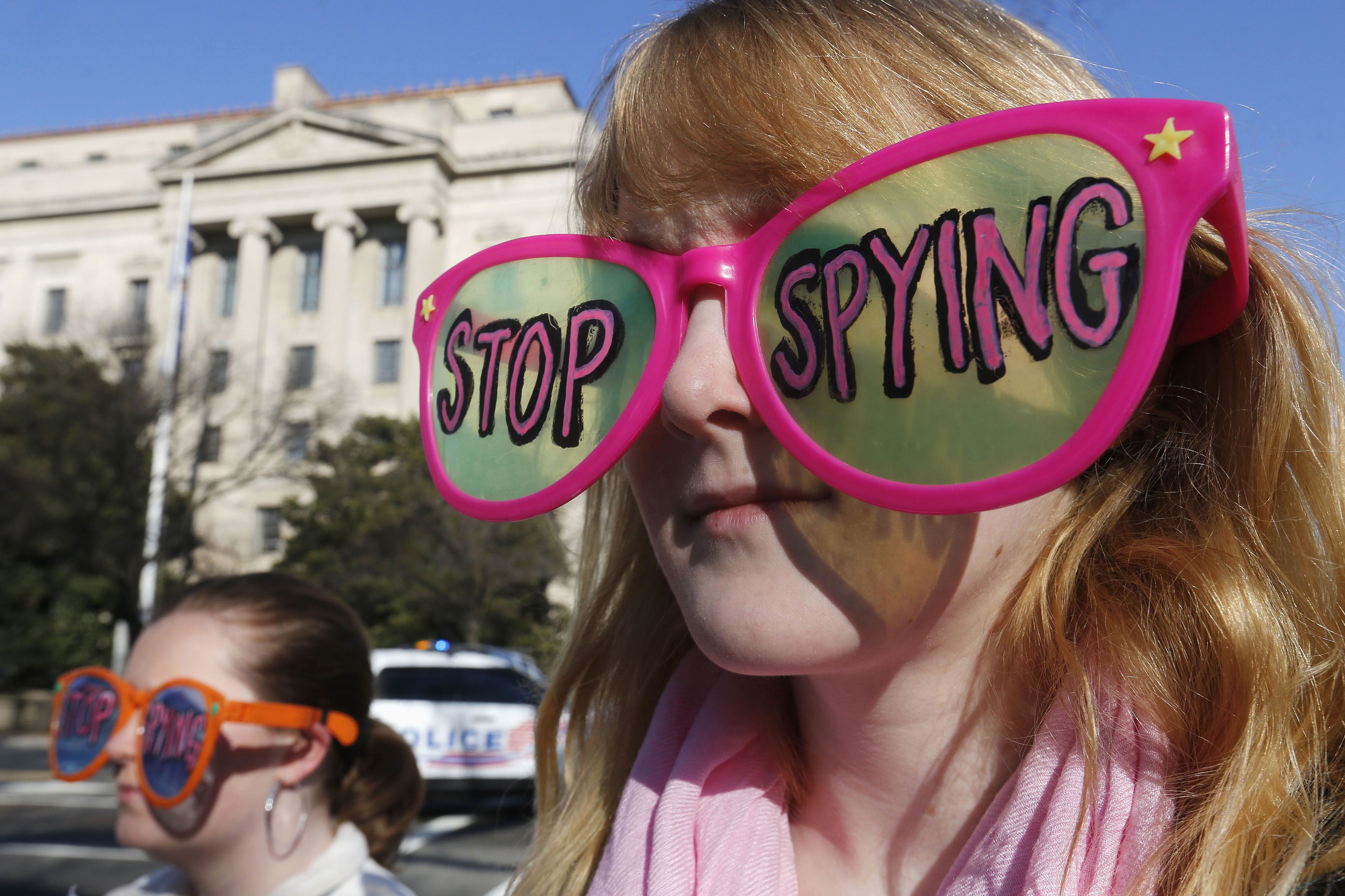 U.S. House votes to end spy agencies' bulk collection of phone data