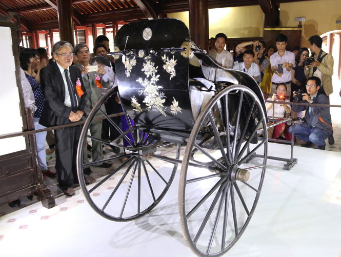 Vietnam’s royal rickshaw sparks suspicion on authenticity