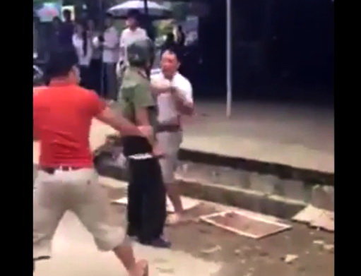 Cop suspended over knife fight with driver in northern Vietnam