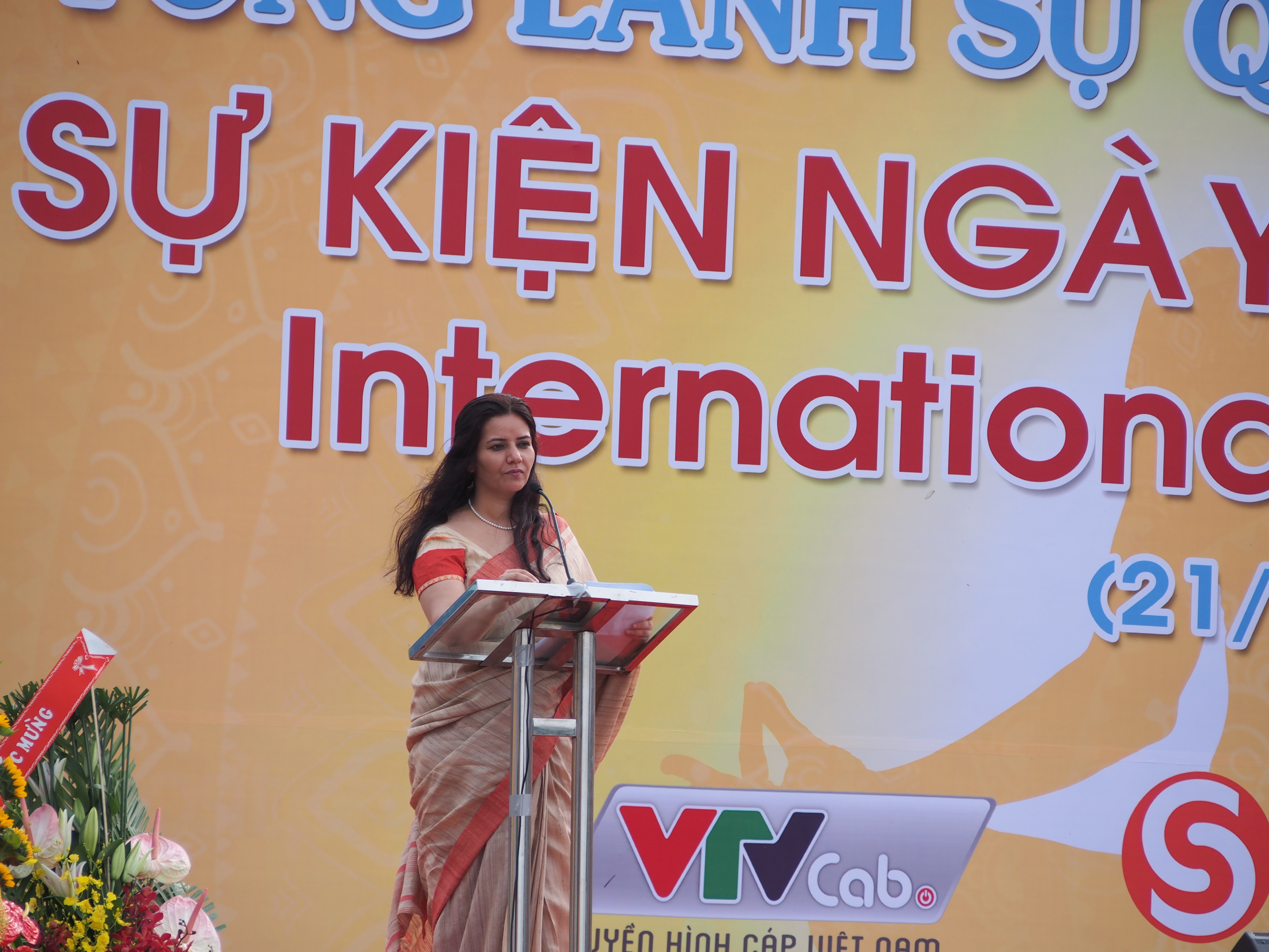 Consul General of India in Ho Chi Minh City on Yoga