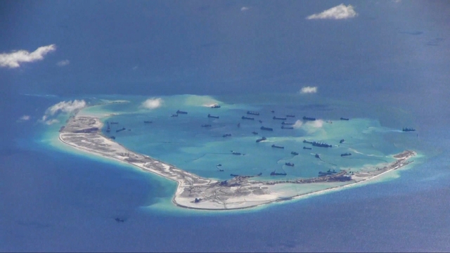 U.S. mulls sailing near disputed East Vietnam Sea islands: Pentagon official