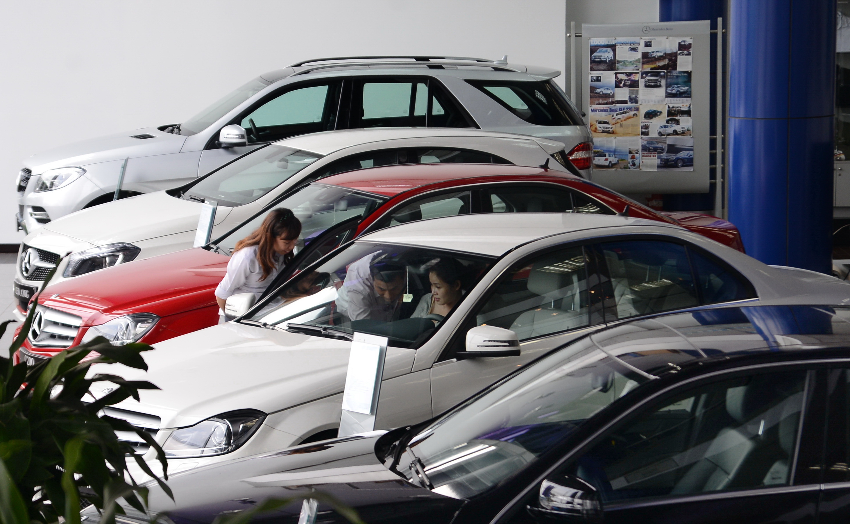 Vietnam may halve prices of small imported cars from 2019