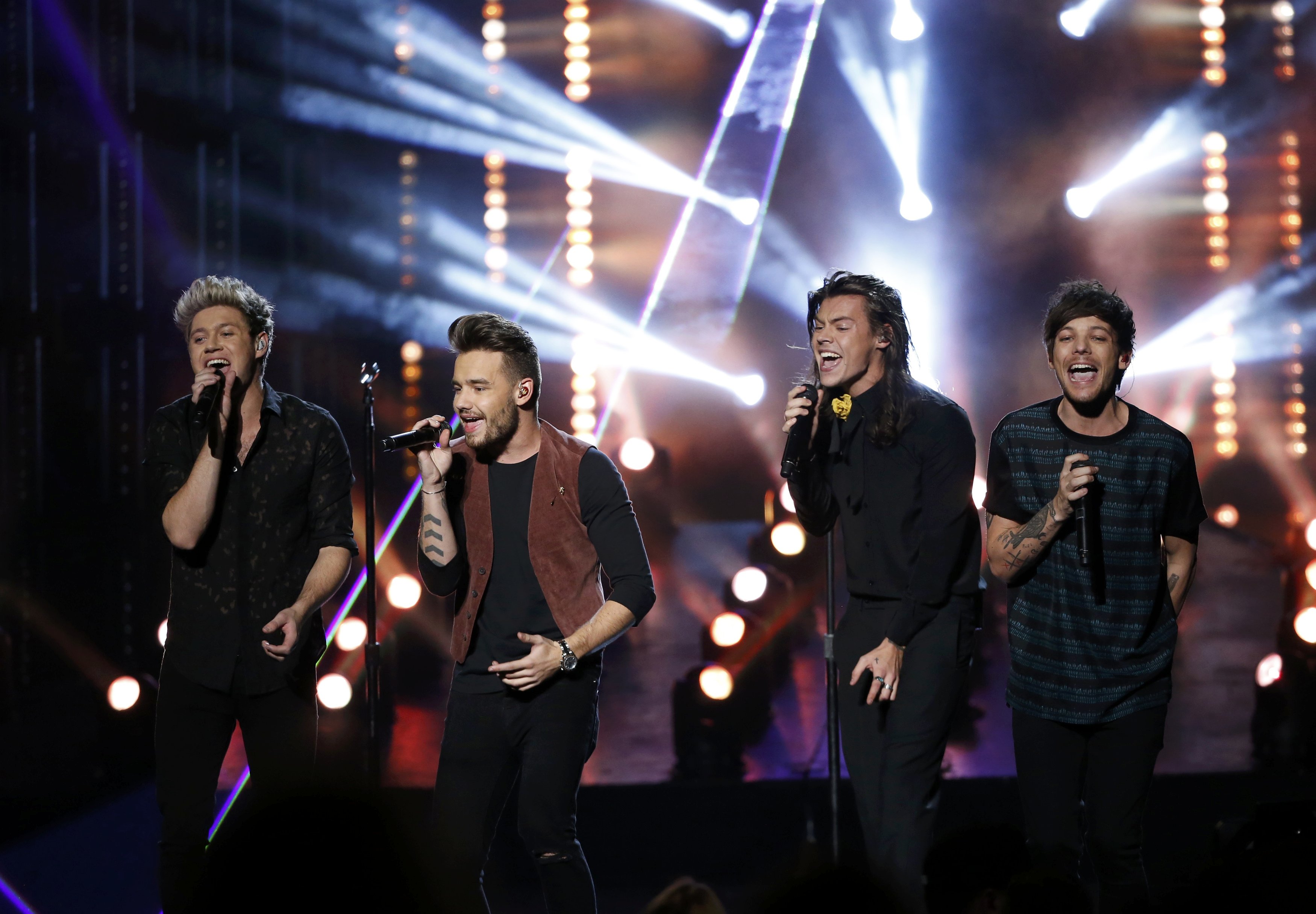 One Direction, The Weeknd early winners at American Music Awards
