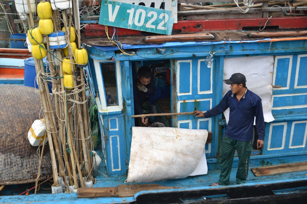 Local fishing boat attacked by Chinese vessel in Vietnam’s waters, yet again