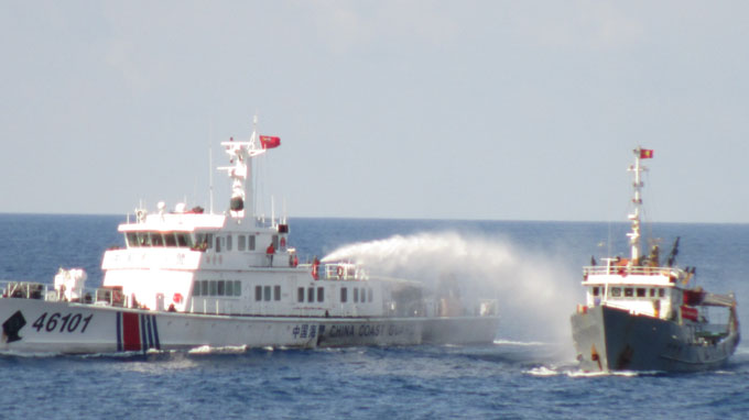 China Coast Guard Loots Vietnamese Fishing Boat 