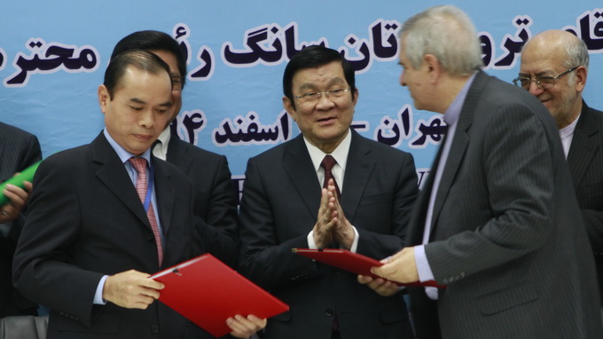 Vietnam, Iran central banks sign MoU; countries eye $2bn trade