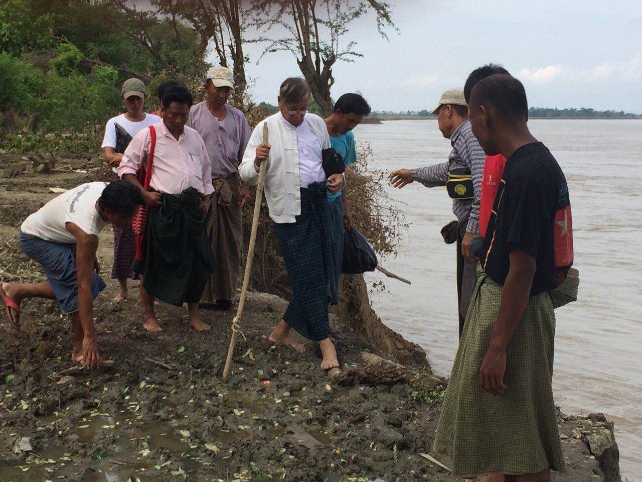 Who is Htin Kyaw? – Part 3: A president without shoes