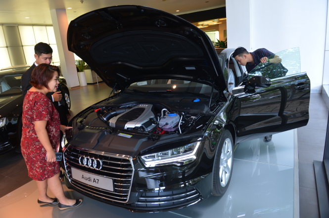 Vietnamese race to buy luxury cars as tax hikes near
