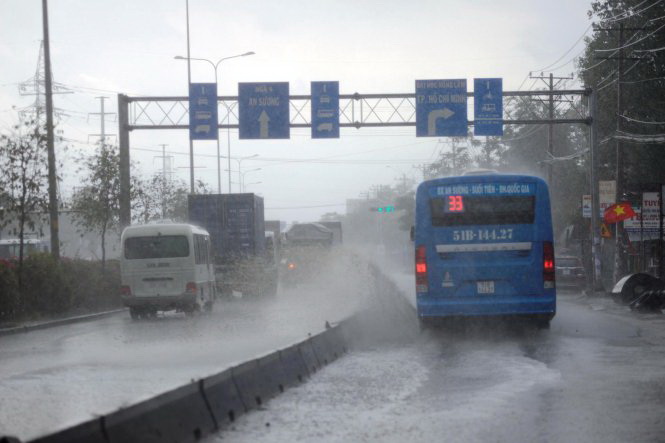 Heat continues to bake north-central Vietnam; rain cools south this week