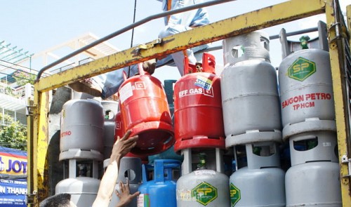 Small Vietnamese gas distributors decry rule favoring big players