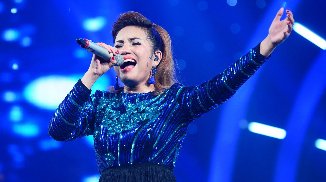 Filipina singer wins Vietnam Idol singing competition