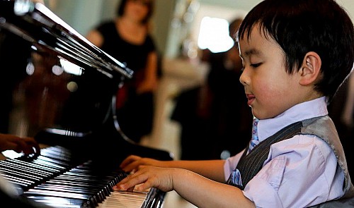 3 yr old piano prodigy