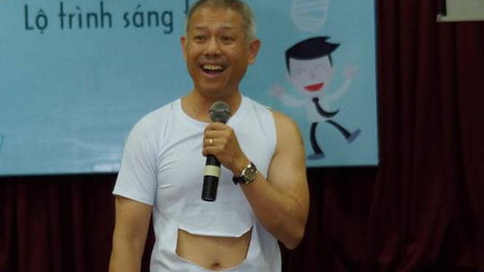 Vietnamese professor wears shorts to teach out-of-the-box thinking