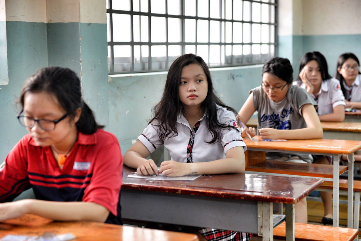 Vietnamese college hopefuls miss dream school despite acing national exam