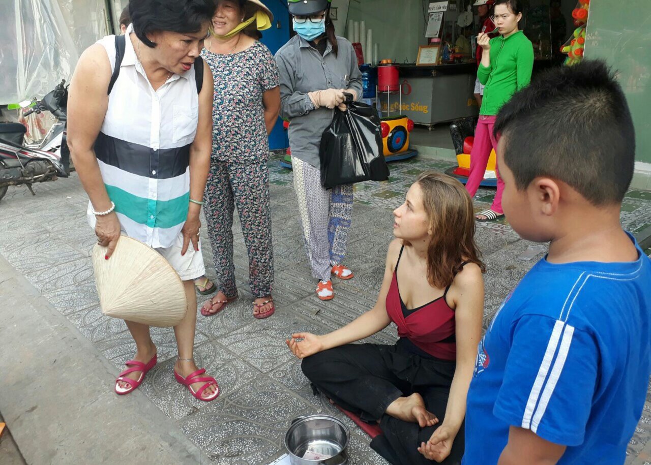 ​Begging foreigner on Phu Quoc identified as Russian 
