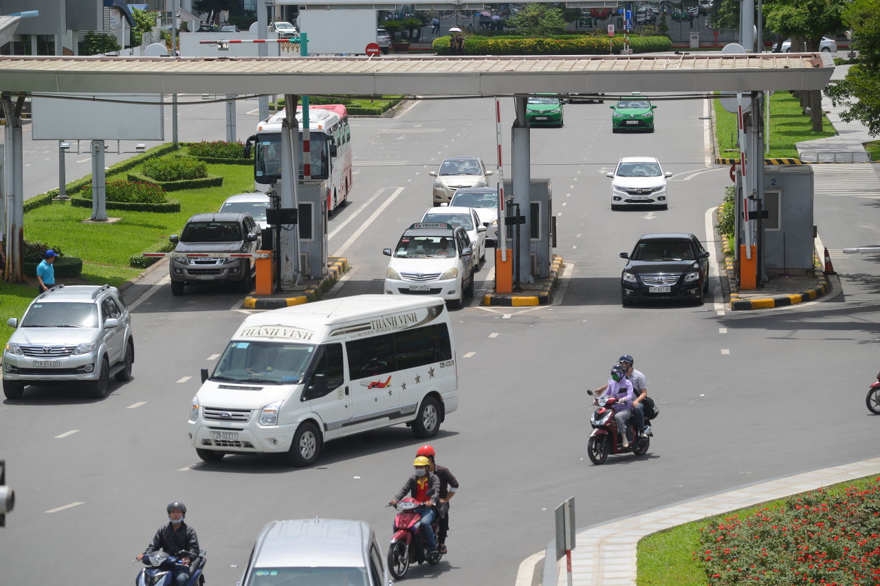 ​Airport road toll raises eyebrows in Vietnam