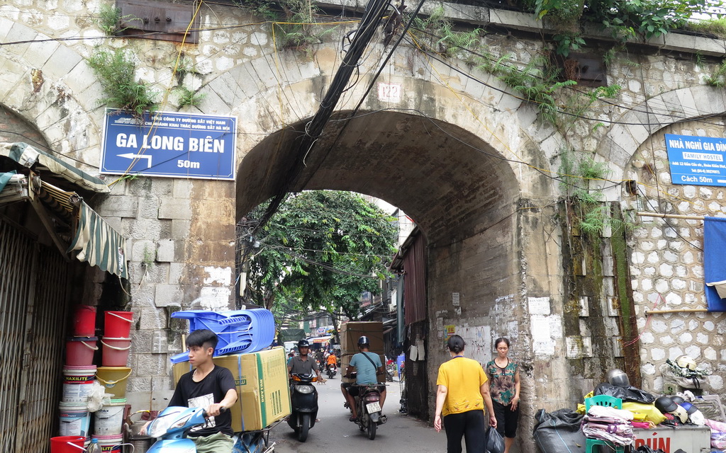 ​​Archways under Hanoi’s iconic elevated railway hold special place in local hearts