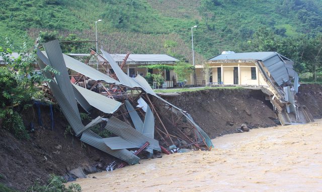 Northern Vietnam, ravaged by floods, braces for Storm Khanun | Tuoi Tre ...