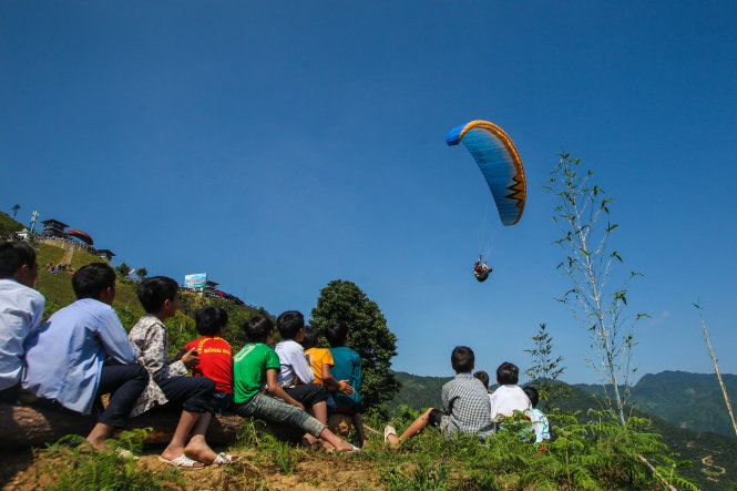 ​Paragliding a new drawcard at one of Vietnam’s greatest passes