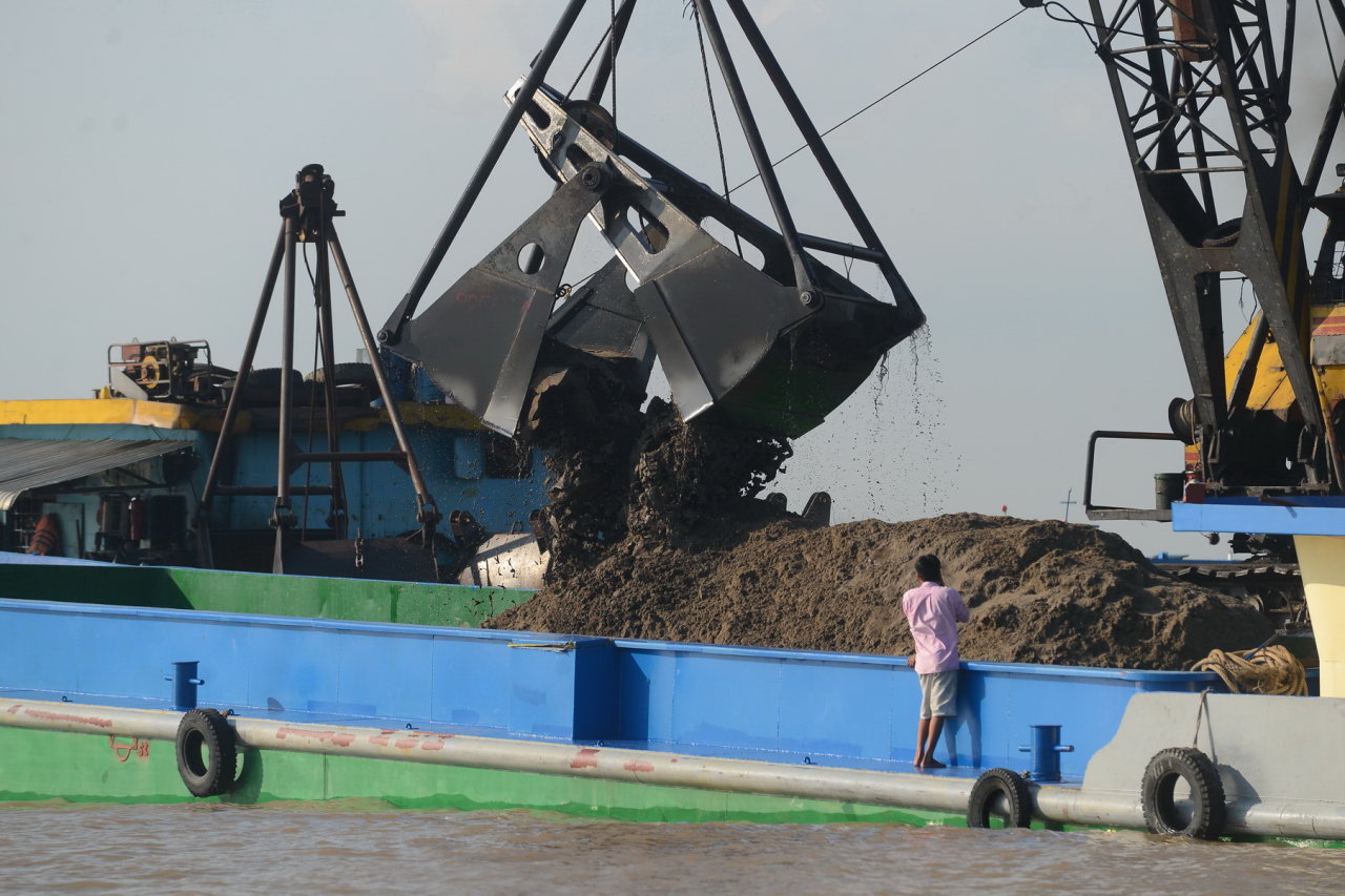 ​Demand for artificial sand increases in Ho Chi Minh City