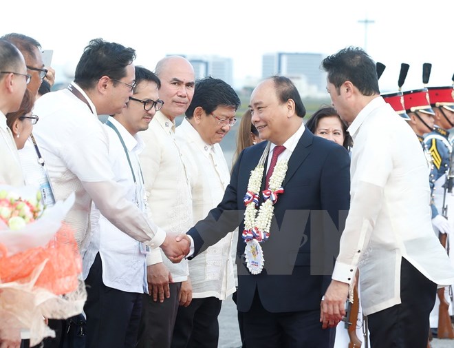 Vietnamese PM arrives in Philippines for ASEAN summit