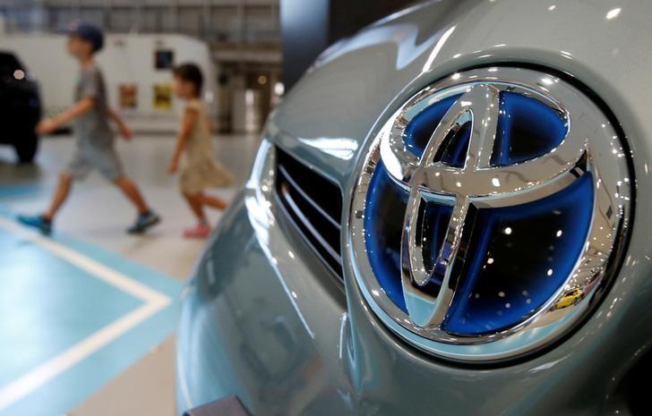 Toyota Vietnam recalls more than 8,000 cars over airbag defect