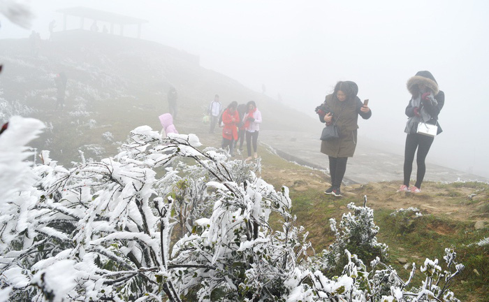 ​Unseasonal rain to continue in southern Vietnam; north remains cool