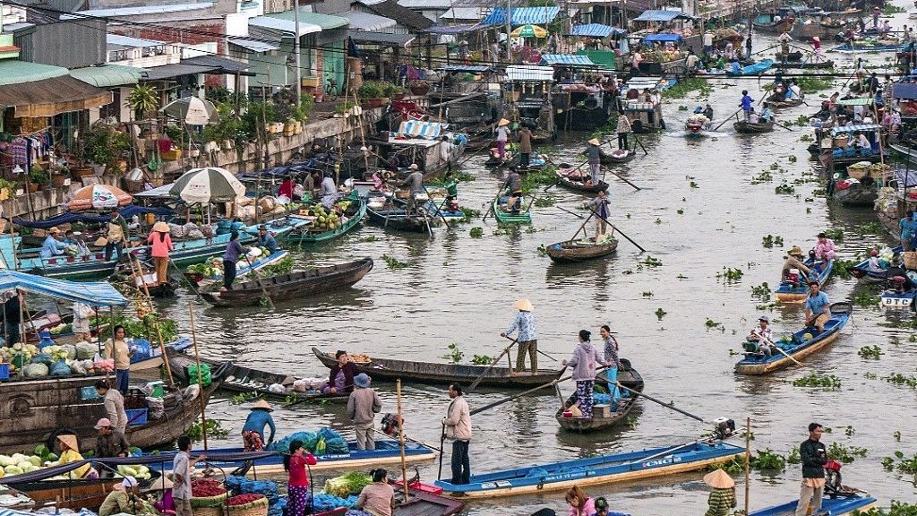 ​Vietnamese wins ADB Instagram contest with Mekong Delta floating market photo