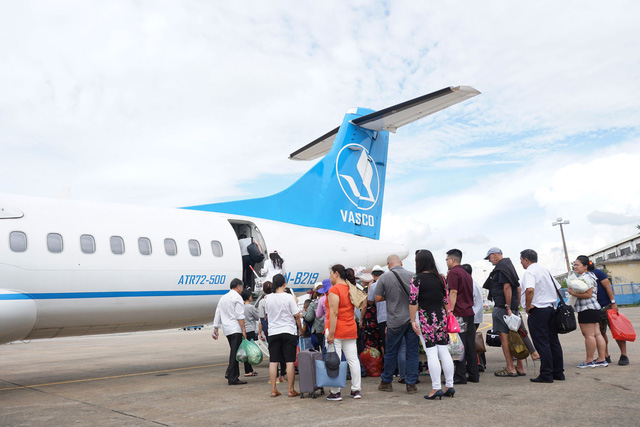 Technical problems leave over 100 air passengers stranded on famous Vietnamese tourist islands