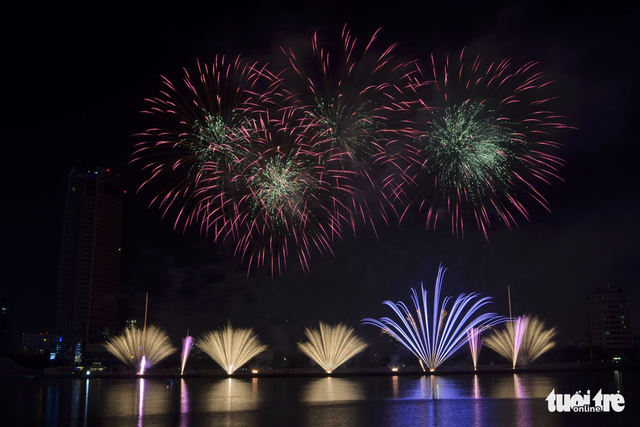 Da Nang City sets stage for 2018 international fireworks festival