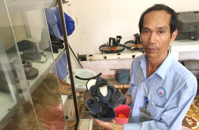 ​Meet the Vietnamese man who makes ‘shoes without sizes’ for leprosy patients