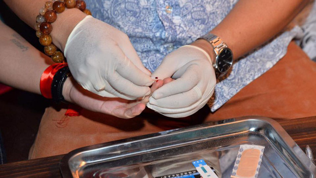 ​Saliva-based HIV tests now available at low prices in Vietnam