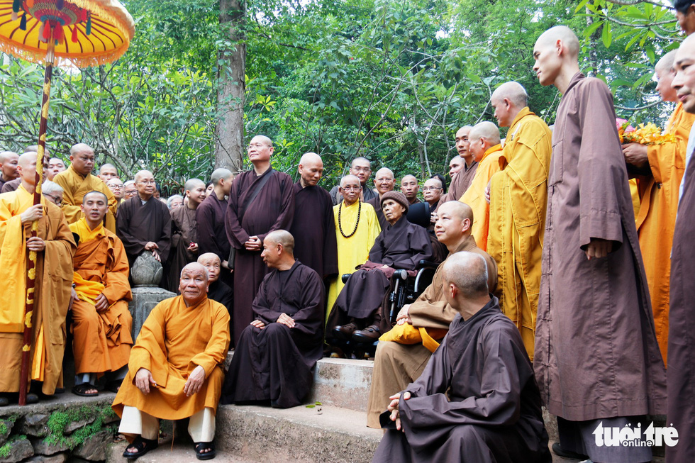 Thich Nhat Hanh and other Buddhist monks are seen at the Tu Hieu Pagoda in Thua Thien-Hue Province, central Vietnam, October 28, 2018. Photo: Tuoi Tre