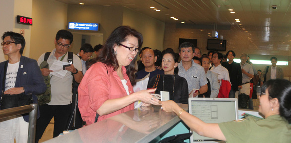 A Japanese corporate representative passes through immigration control at the Can Tho International Airport in Can Tho City, southern Vietnam, November 1, 2018. Photo: Tuoi Tre